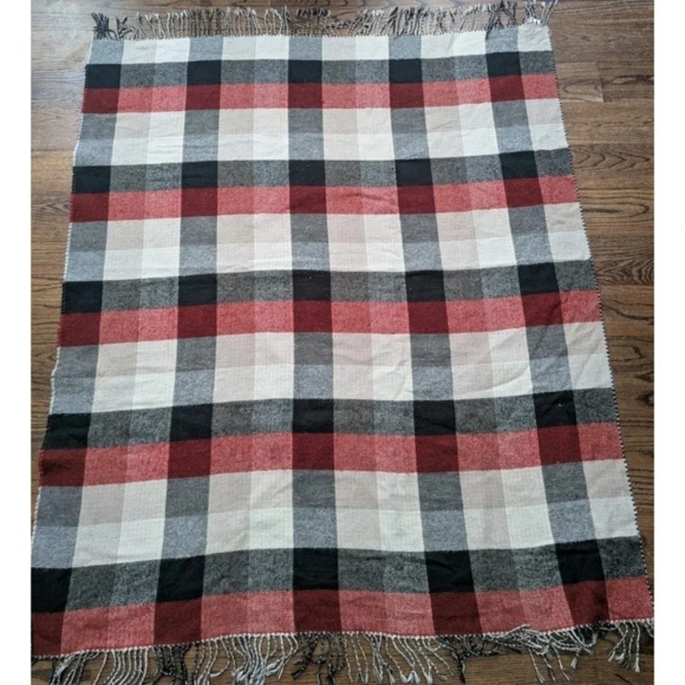Pottery Barn Christmas Whitaker Reversible Throw Blanket‎ Red Plaid Houndstooth